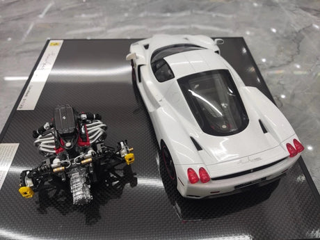 [General Models] 1:18 Ferrari 2002 Enzo vit modellbil harts