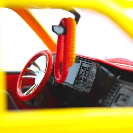 Greenlight Chevrolet 1997 C2500 Yellow 1:18 – Keräilyvalmisteinen valuvalumalli