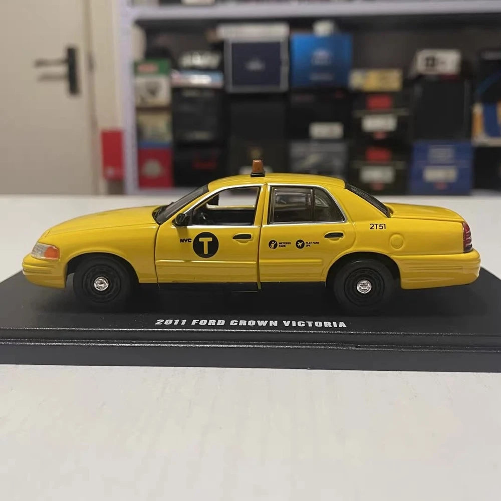 [Greenlight] 1:43 Ford 2011 Crown Victoria giallo modellino di auto Die-Cast