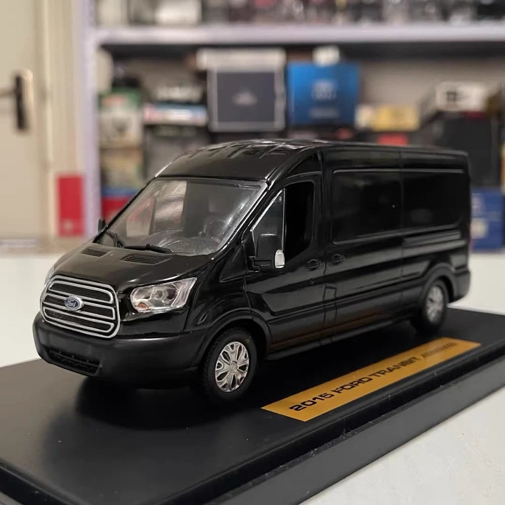 [Greenlight] 1:43 Ford 2015 Transit Van Black Model Car Die-Cast