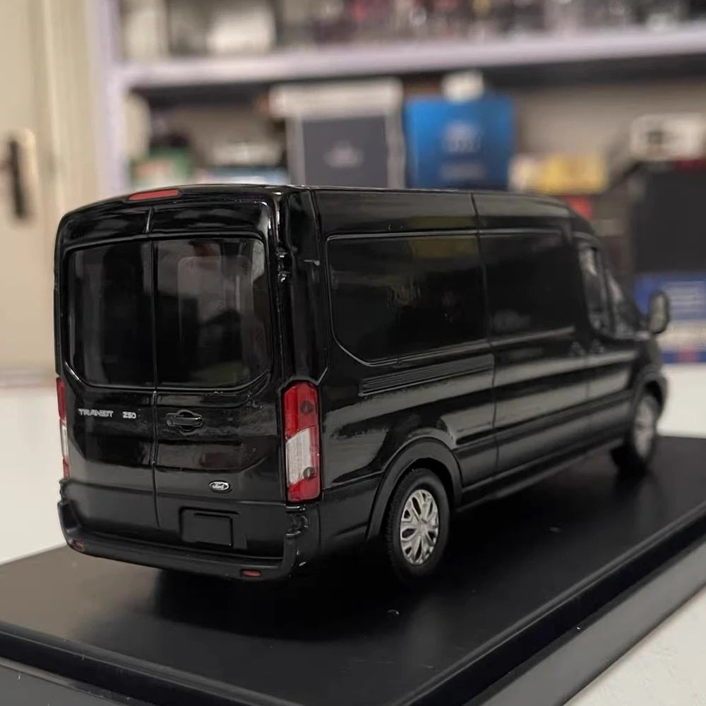 [Greenlight] 1:43 Ford 2015 Transit Van Black Model Car Die-Cast