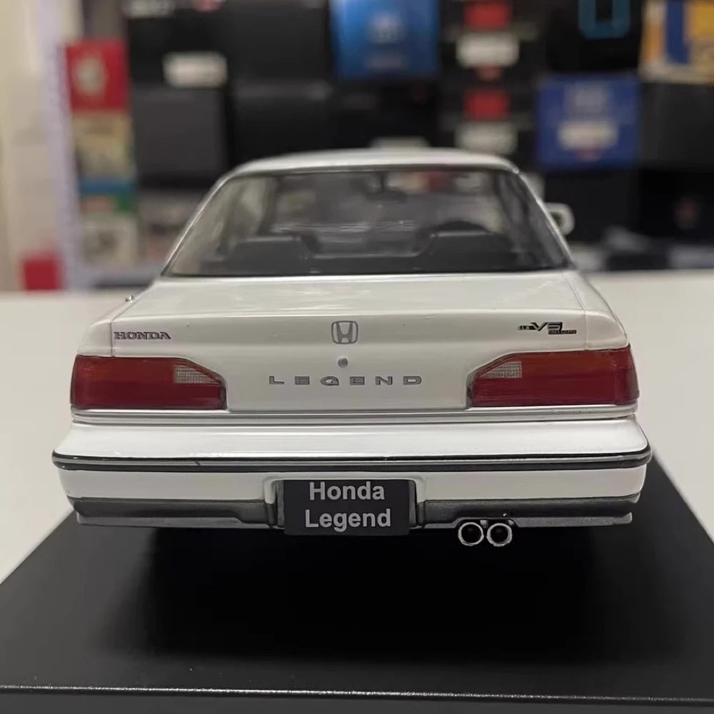 [Hachette] 1:24 Honda 1987 Legend Coupe bianco modellino di auto Die-Cast