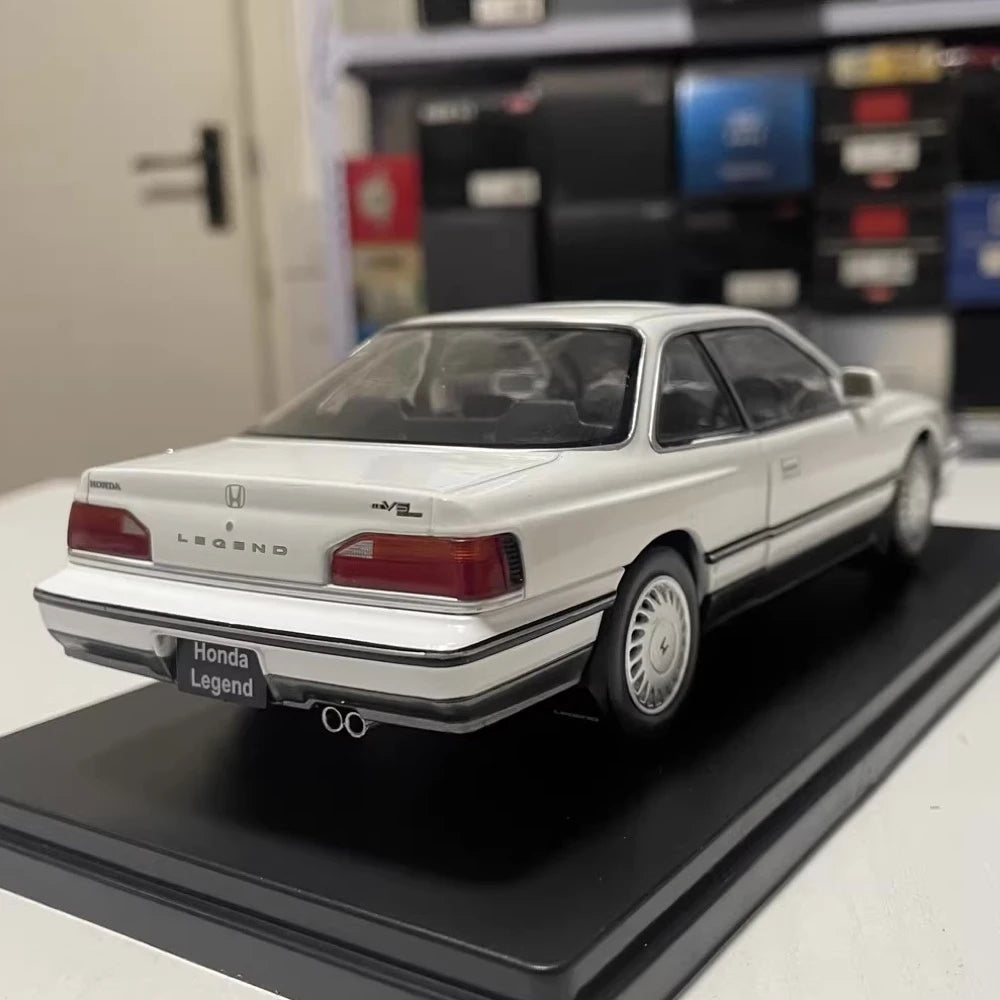 [Hachette] 1:24 Honda 1987 Legend Coupe bianco modellino di auto Die-Cast