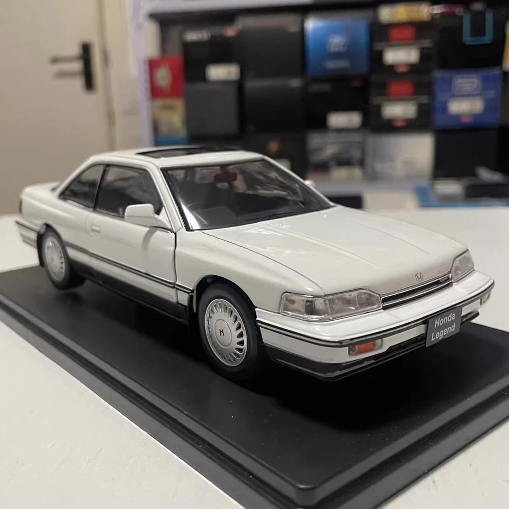 [Hachette] 1:24 Honda 1987 Legend Coupe bianco modellino di auto Die-Cast