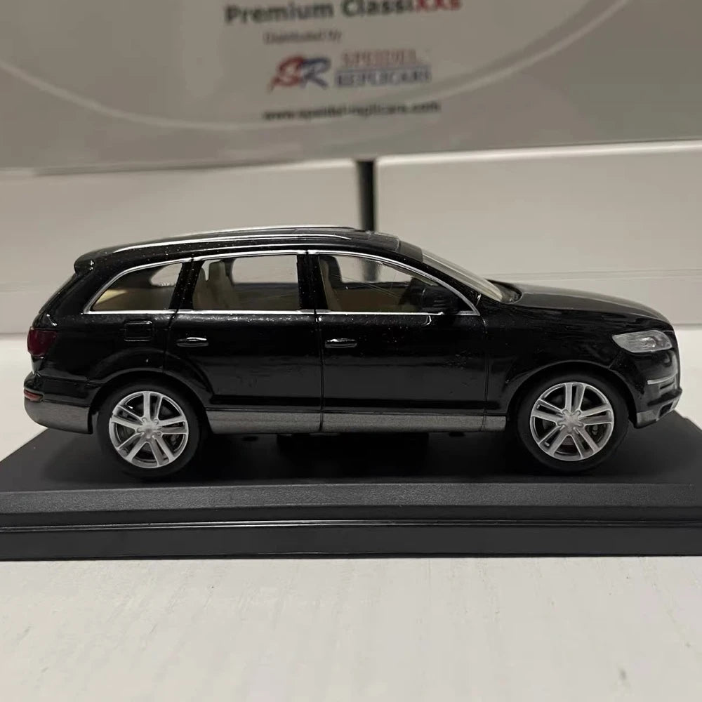 [Hachette] 1:43 Audi 2005 Q7 Black Model Car Die-Cast