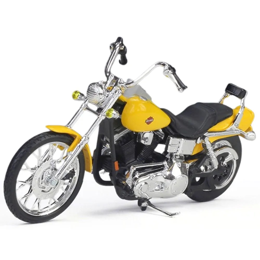 1:18 Harley-Davidson 2001 FXDWG Dyna Wide Glide Motorcycle Model