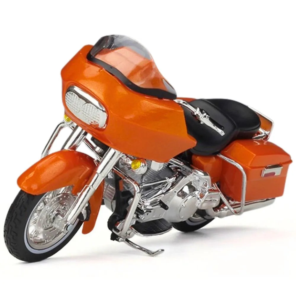 1:18 Harley-Davidson 2002 FLTR Road Glide Motorcycle Model