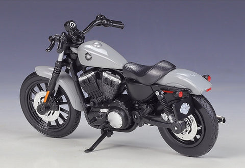 1:18 Harley-Davidson 2022 Sportster Iron 883 Motorcycle Model