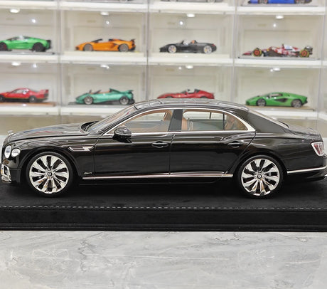 Henson & Heaven Bentley 2024 Flying Spur Black 1:18 – Sammelobjekt-Resin-Modellharz