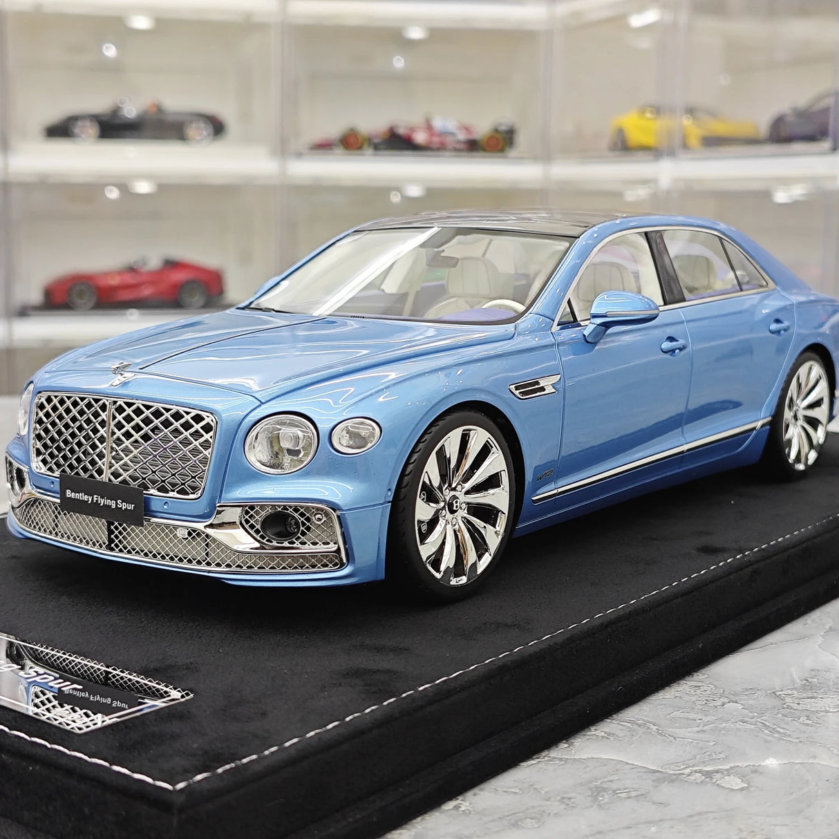 Henson & Heaven Bentley 2024 Flying Spur Blue 1:18 – keräilyhartsimalli