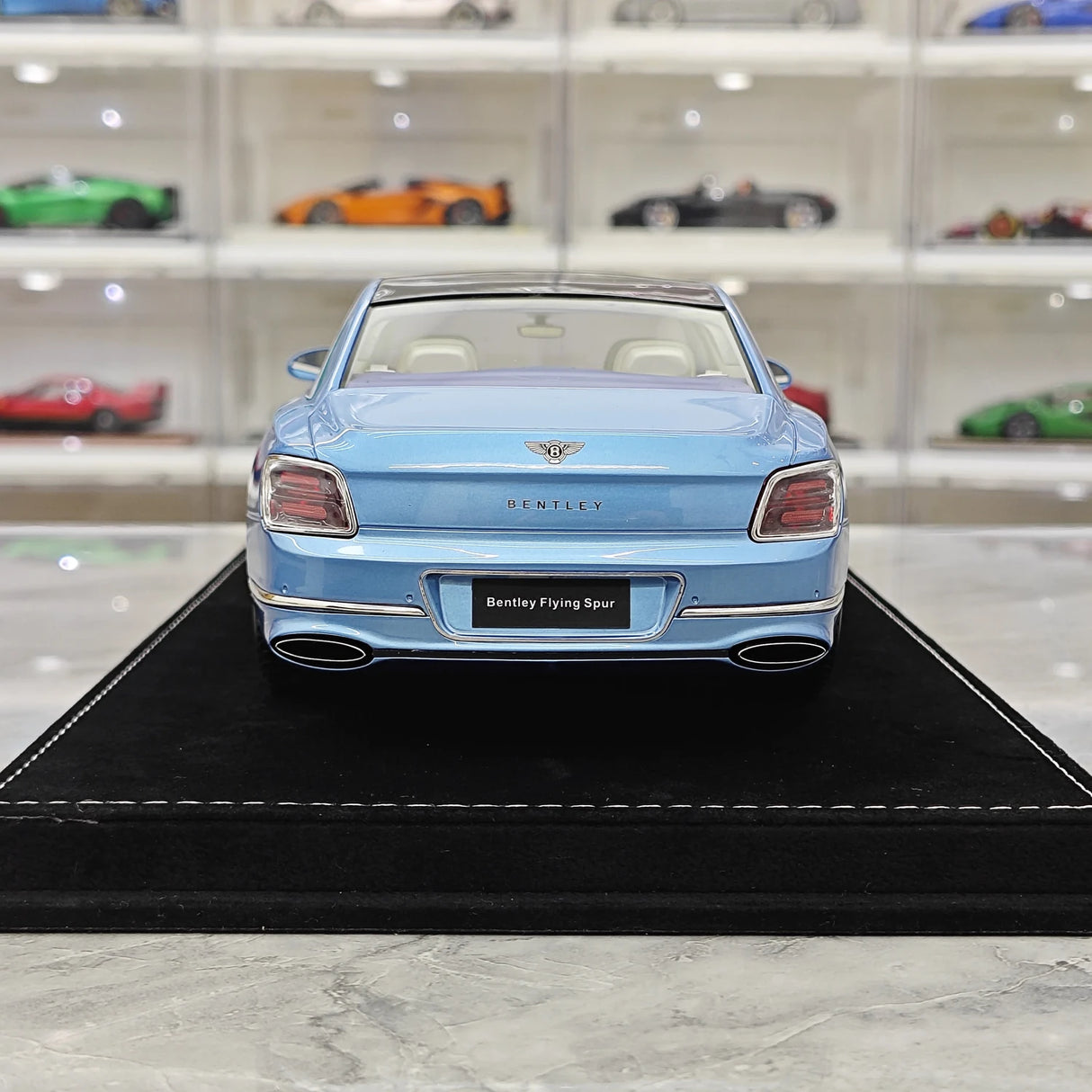 Henson & Heaven Bentley 2024 Flying Spur Blue 1:18 – keräilyhartsimalli