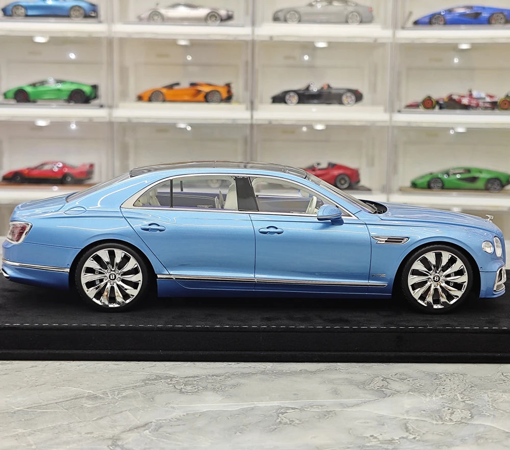 Henson & Heaven Bentley 2024 Flying Spur Blue 1:18 – keräilyhartsimalli