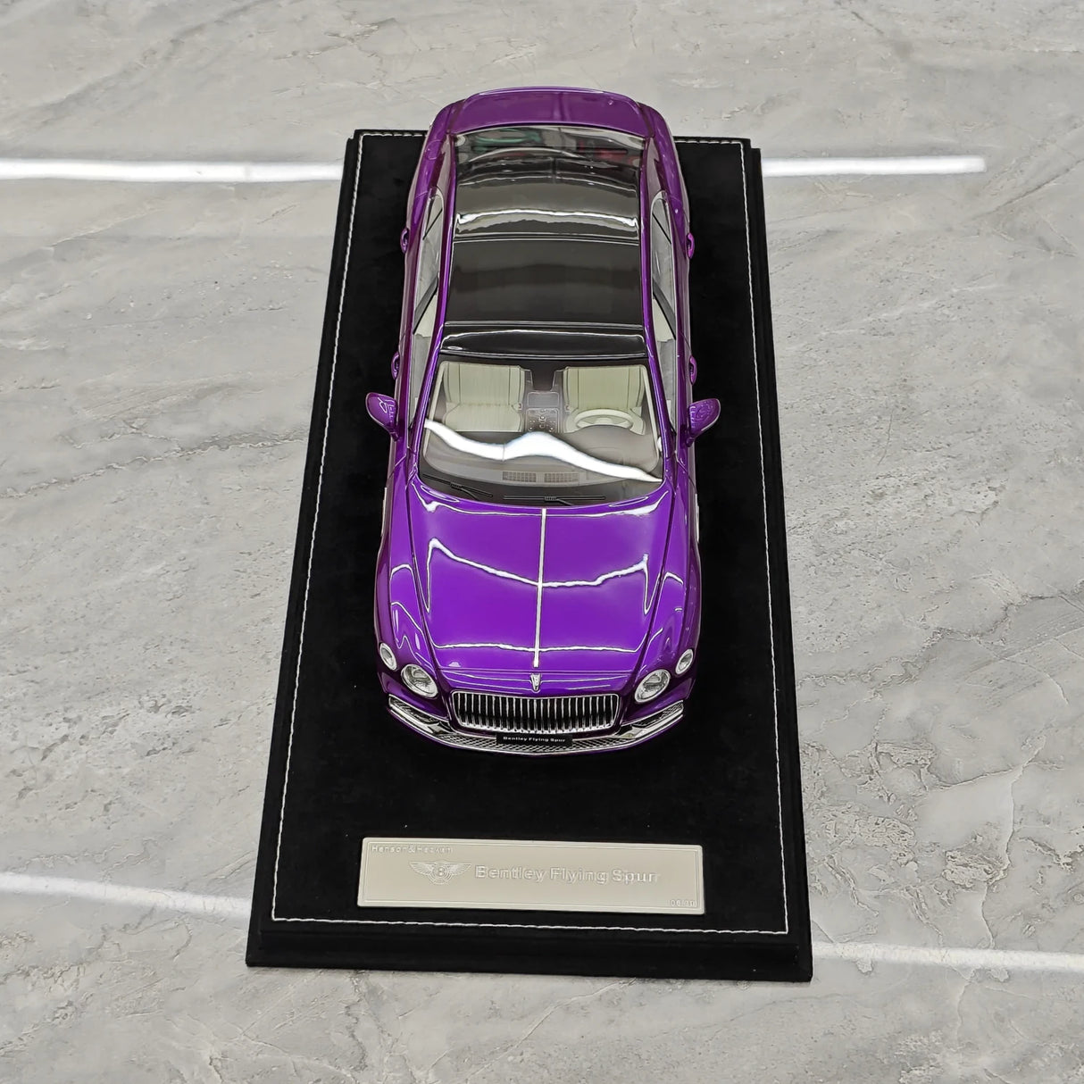 Henson & Heaven Bentley 2024 Flying Spur Purple 1:18 – samlarobjekt resinmodellresin