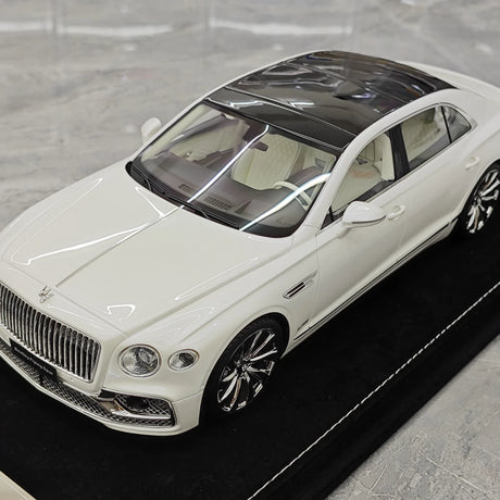 Henson & Heaven Bentley 2024 Flying Spur White 1:18 – Collectible Resin Model Resin