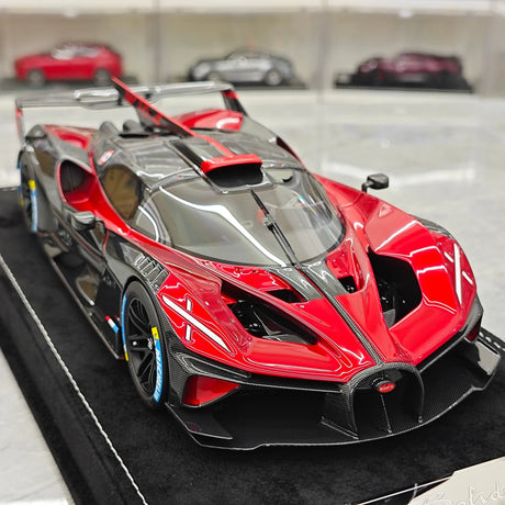 Henson & Heaven Bugatti 2021 Bolide Red 1:18 – Collectible Resin Model Resin