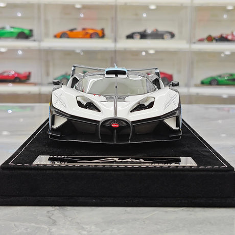 Henson & Heaven Bugatti 2021 Bolide White 1:18 – Collectible Resin Model Resin