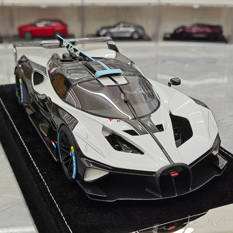Henson & Heaven Bugatti 2021 Bolide White 1:18 – Collectible Resin Model Resin