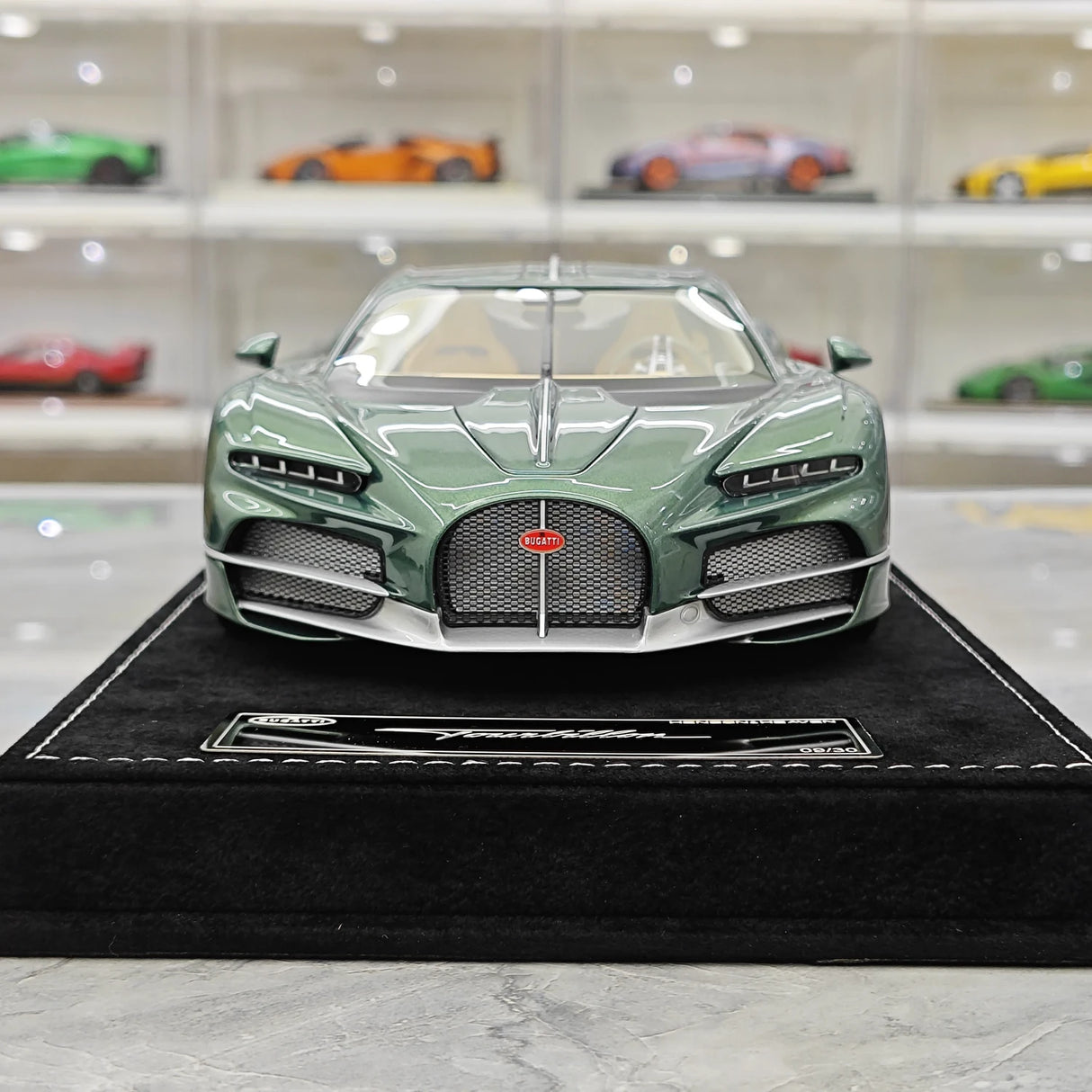 Henson & Heaven Bugatti 2026 Tourbillon Green 1:18 – Sammelobjekt-Resin-Modellharz