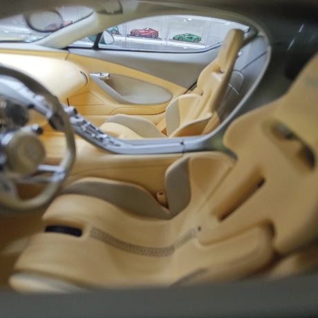Henson & Heaven Bugatti 2026 Tourbillon Green 1:18 – Resina da collezione per modelli di resina
