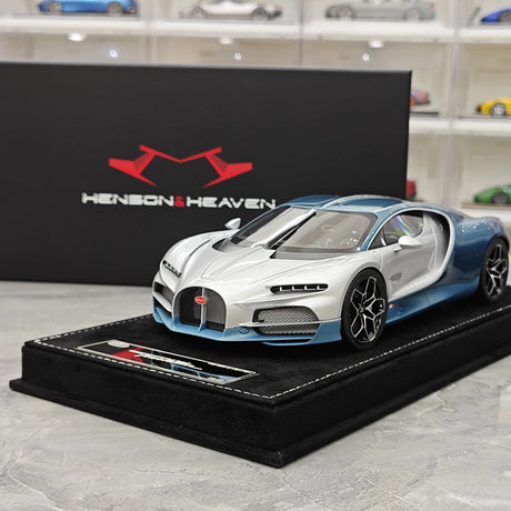 Henson & Heaven Bugatti 2026 Tourbillon Silber und Blau 1:18 – Sammelobjekt-Resin-Modellharz