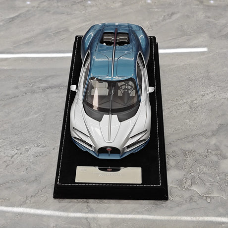 Henson & Heaven Bugatti 2026 Tourbillon Silber und Blau 1:18 – Sammelobjekt-Resin-Modellharz