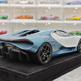 Henson & Heaven Bugatti 2026 Tourbillon Silver och Blue 1:18 – Samlarresin i resin