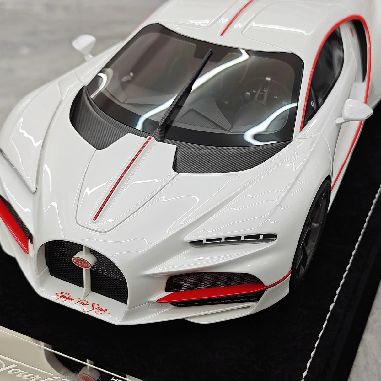 Bugatti 2026 Tourbillon White 1:18 resin model car by Henson & Heaven - view 11