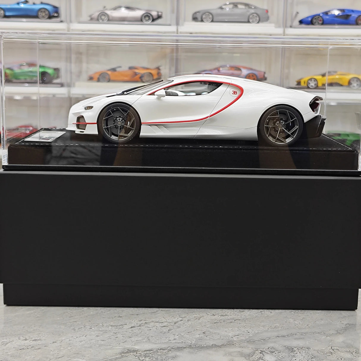 Bugatti 2026 Tourbillon White 1:18 resin model car by Henson & Heaven - view 14