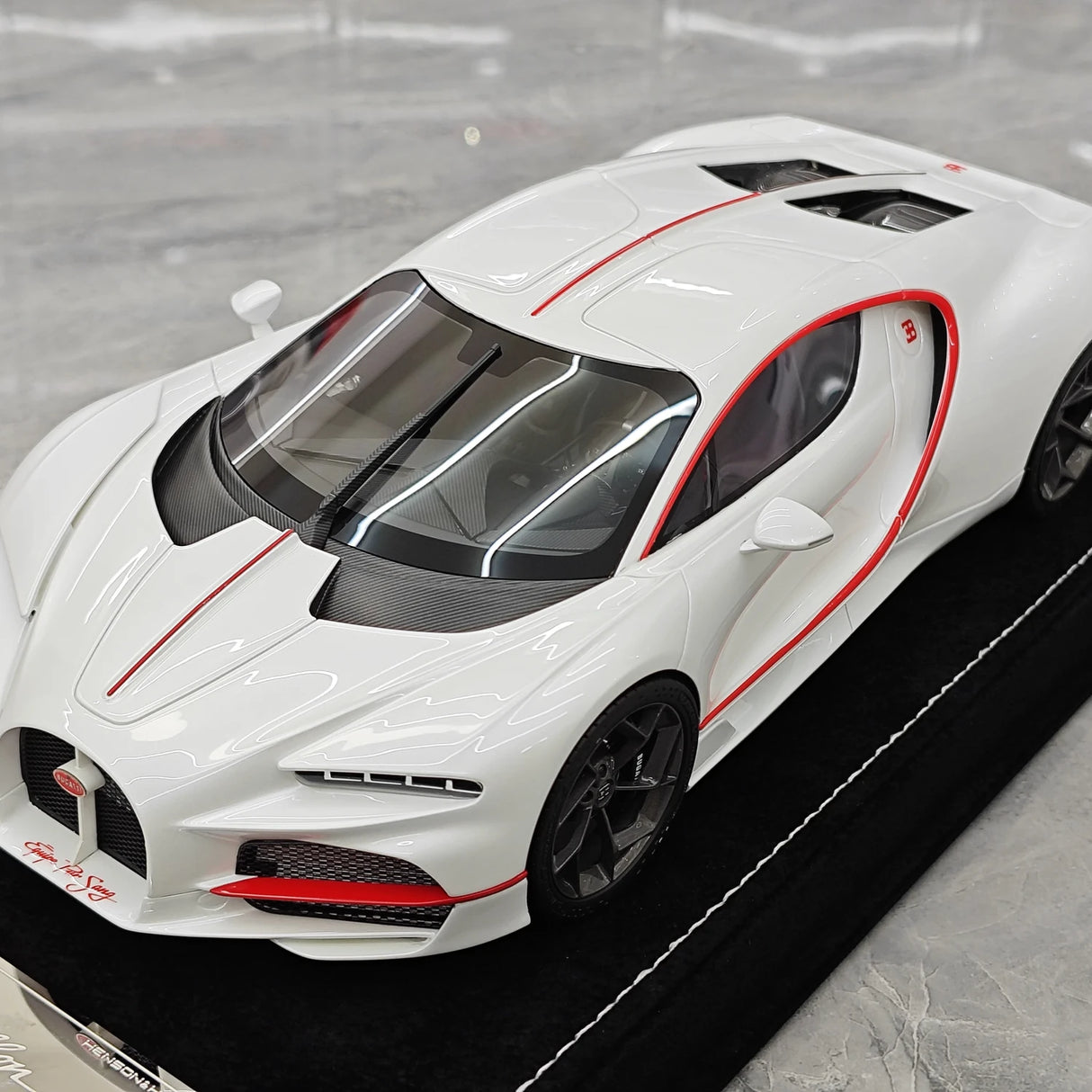 Bugatti 2026 Tourbillon White 1:18 resin model car by Henson & Heaven - view 4