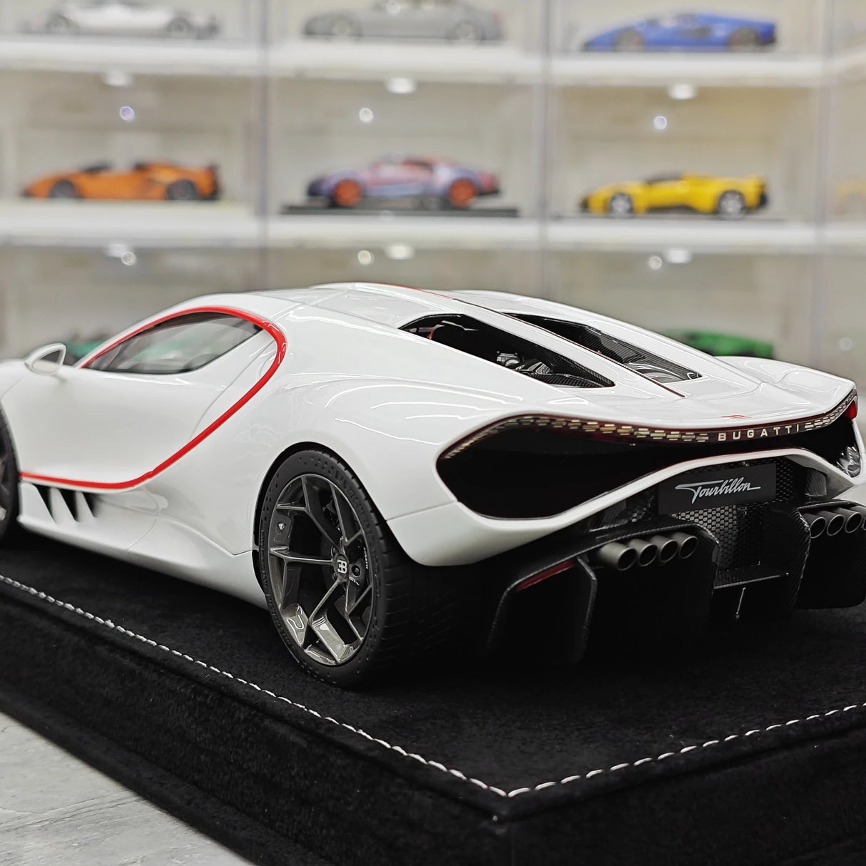 Bugatti 2026 Tourbillon White 1:18 resin model car by Henson & Heaven - view 6