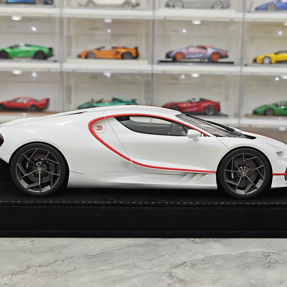 Bugatti 2026 Tourbillon White 1:18 resin model car by Henson & Heaven - view 9