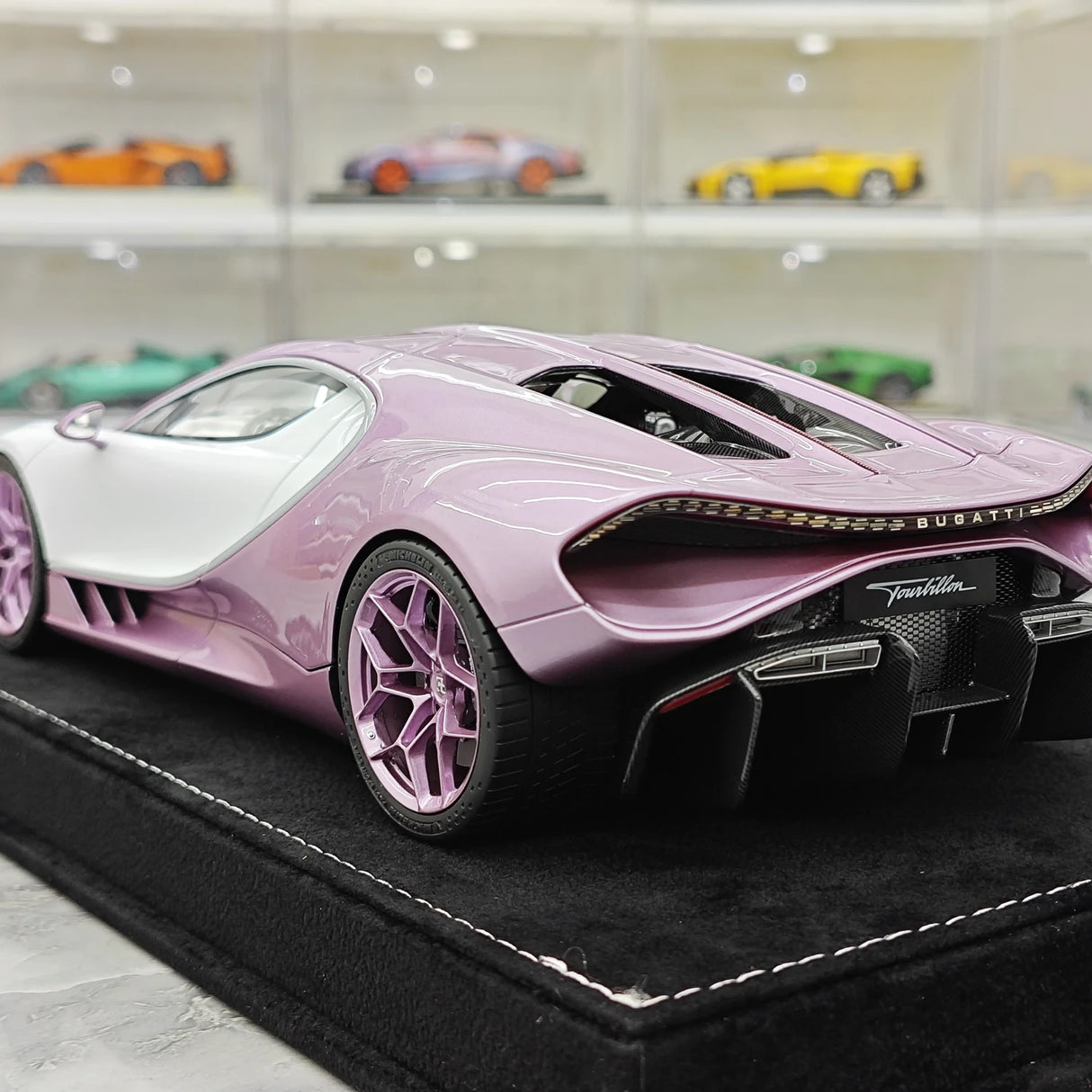 Henson & Heaven Bugatti 2026 Tourbillon White and Pink 1:18 – Collectible Resin Model Resin