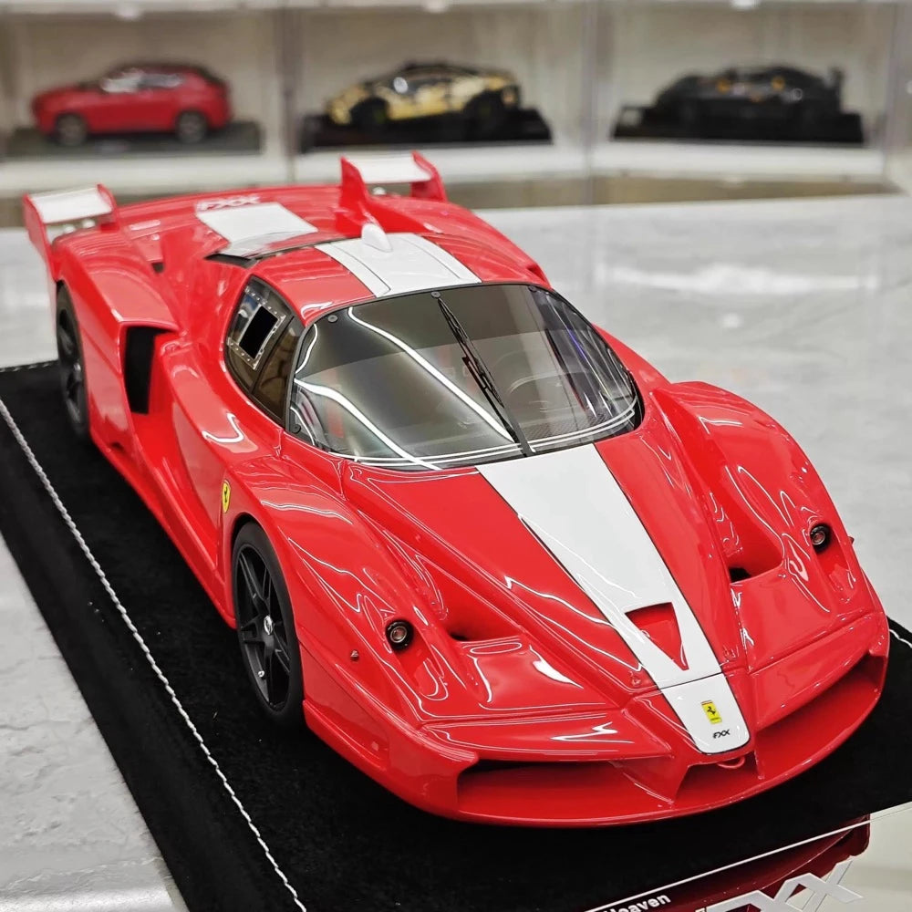 [Henson & Heaven] 1:18 Ferrari 2005 FXX レッド モデルカー レジン