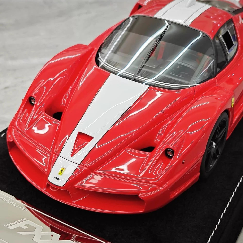 [Henson & Heaven] 1:18 Ferrari 2005 FXX レッド モデルカー レジン