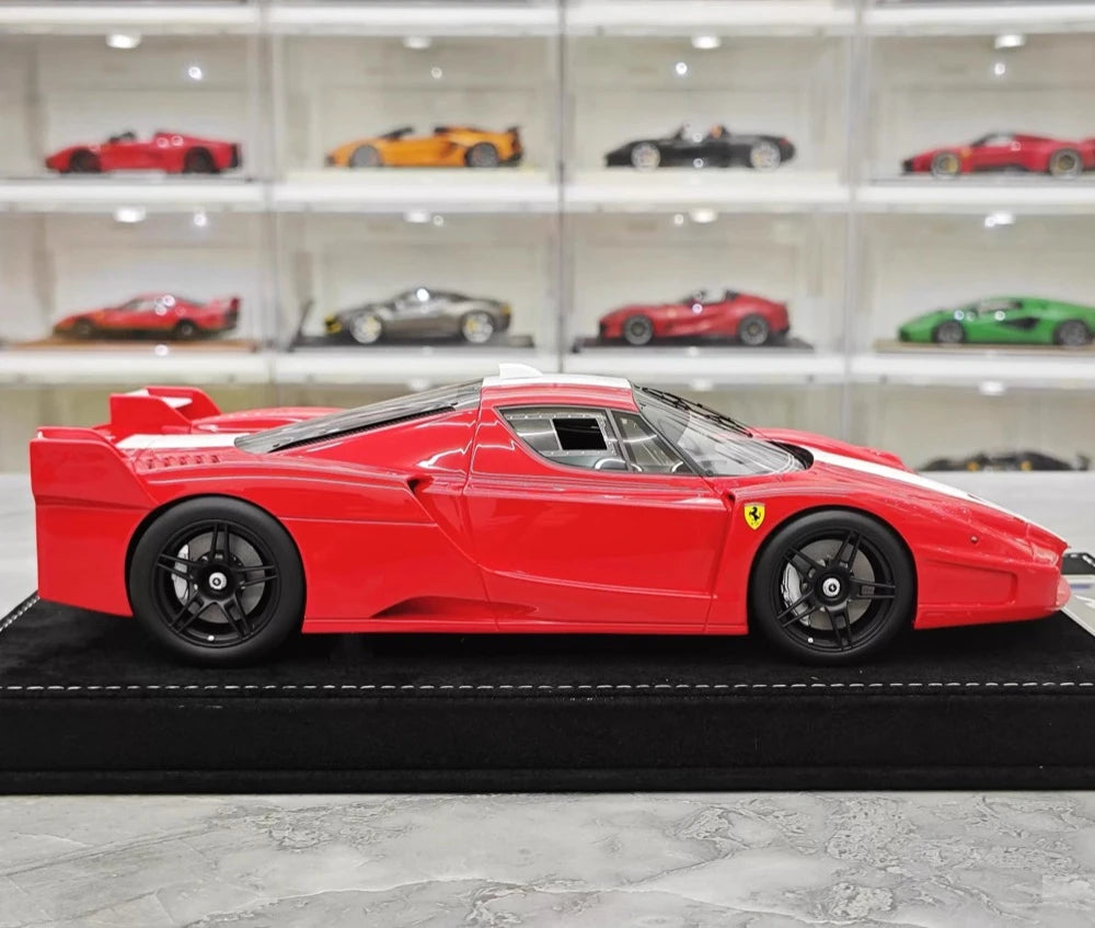 [Henson & Heaven] 1:18 Ferrari 2005 FXX レッド モデルカー レジン