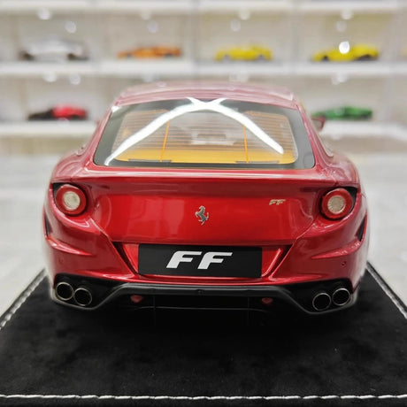 [Henson & Heaven] 1:18 Ferrari 2011 FF Magenta modellbil harts