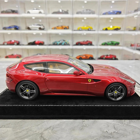[Henson & Heaven] 1:18 Ferrari 2011 FF Magenta modellbil harts