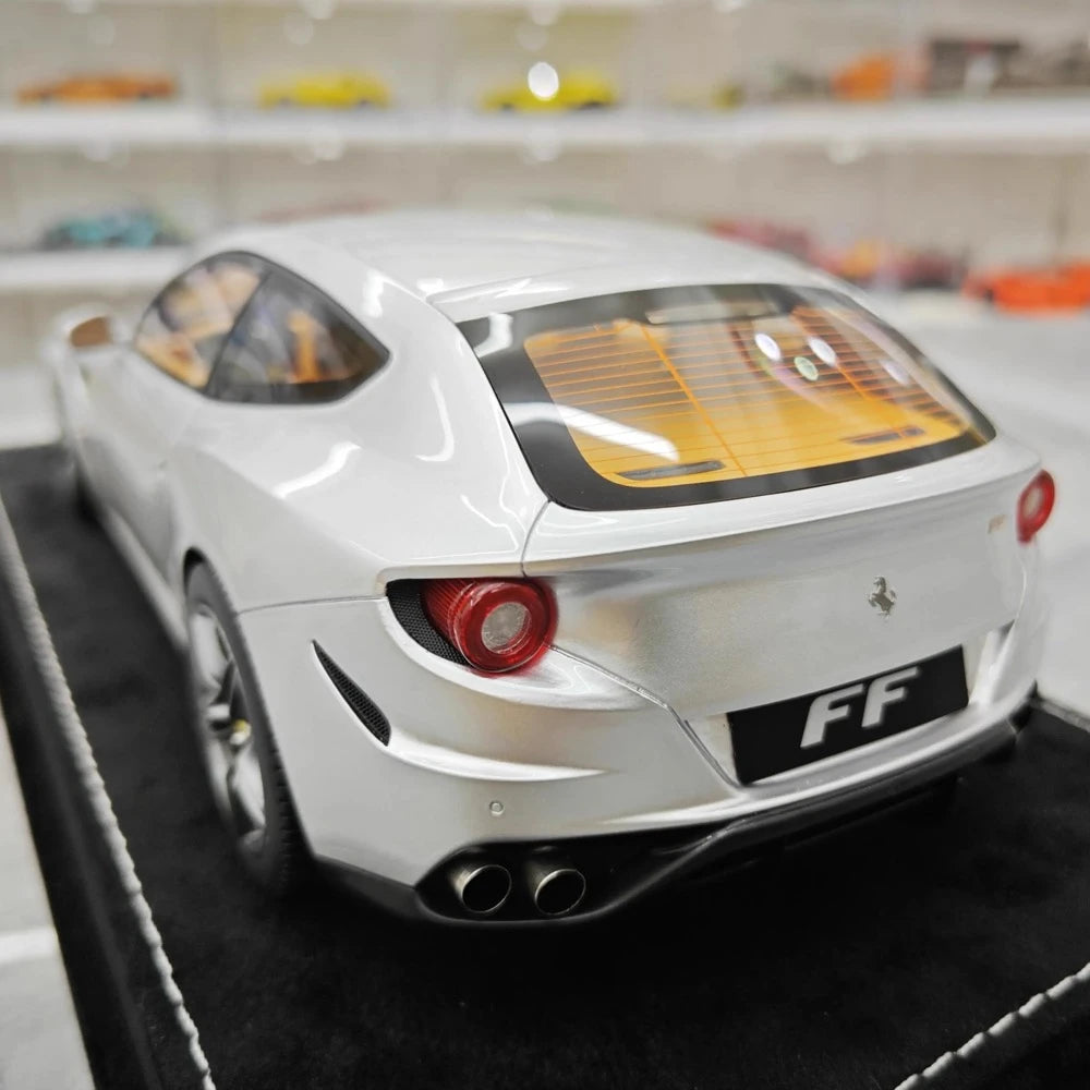 [Henson & Heaven] 1:18 Ferrari 2011 FF Silver Model Car Resin