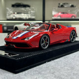 Henson & Heaven Ferrari 2014 458 Speciale Aperta rood blauw wit streep 1:18 – Verzamelbare resin model resin