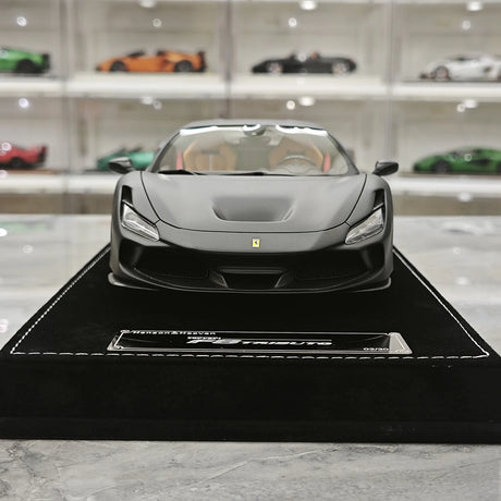 Henson & Heaven Ferrari 2019 F8 Tributo Black 1:18 – Resina modello in resina collezionabile