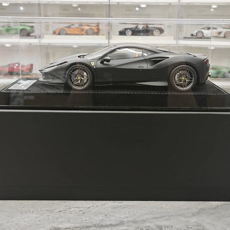 Henson & Heaven Ferrari 2019 F8 Tributo Black 1:18 – Resina modello in resina collezionabile