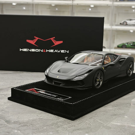 Henson & Heaven Ferrari 2019 F8 Tributo Black 1:18 – Resina modello in resina collezionabile