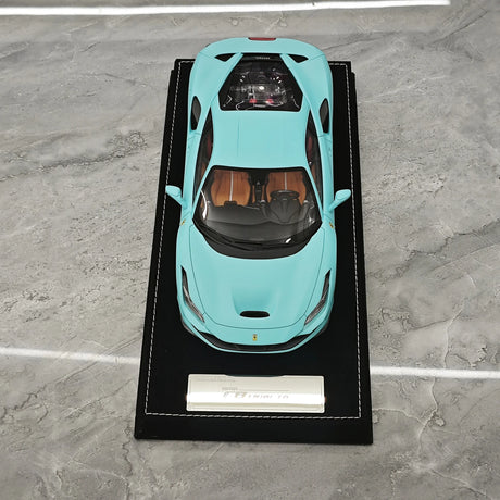 Henson & Heaven Ferrari 2019 F8 Tributo Tiffany Blue 1:18 – Modello in resina collezionabile