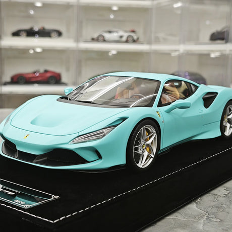 Henson & Heaven Ferrari 2019 F8 Tributo Tiffany Blue 1:18 – Modello in resina collezionabile