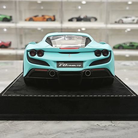 Henson & Heaven Ferrari 2019 F8 Tributo Tiffany Blue 1:18 – Modello in resina collezionabile