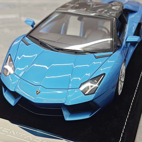 Henson & Heaven Lamborghini 2013 Aventador LP700-4 Roadster Azzurro Thetis 1:18 – Resina modello in resina collezionabile