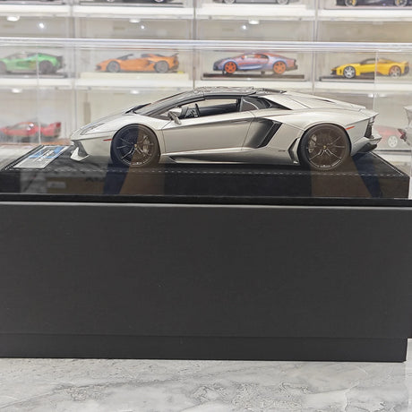 Henson & Heaven Lamborghini 2013 Aventador LP700-4 Roadster Grigio Metalluro 1:18 – Resina da collezione per modelli in resina
