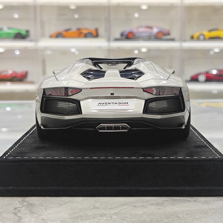Henson & Heaven Lamborghini 2013 Aventador LP700-4 Roadster Grigio Metalluro 1:18 – Resina da collezione per modelli in resina