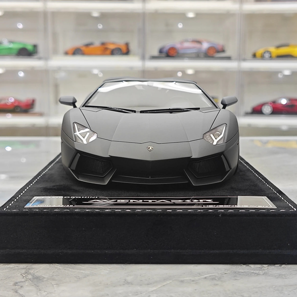 Henson & Heaven Lamborghini 2013 Aventador LP700-4 Roadster Matte Black 1:18 – Collectible Resin Model Resin
