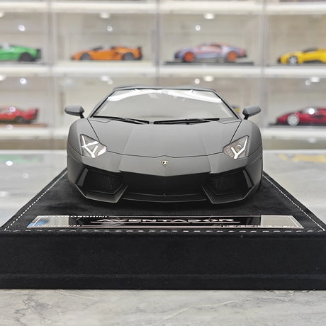 Henson & Heaven Lamborghini 2013 Aventador LP700-4 Roadster Matte Black 1:18 – Resina da collezione per modelli